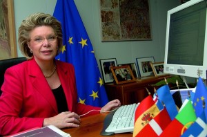 Vivienne Reding e la Commissione Europea contro la privacy di Big G