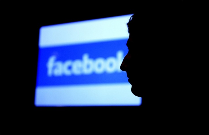 Facebook spia i messaggi privati